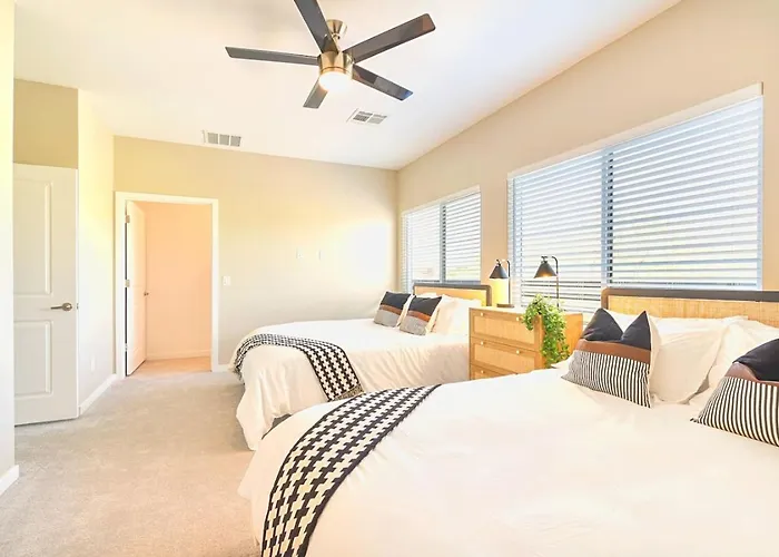Cozy Cactus, Pool And Games Near Stadium And Golf