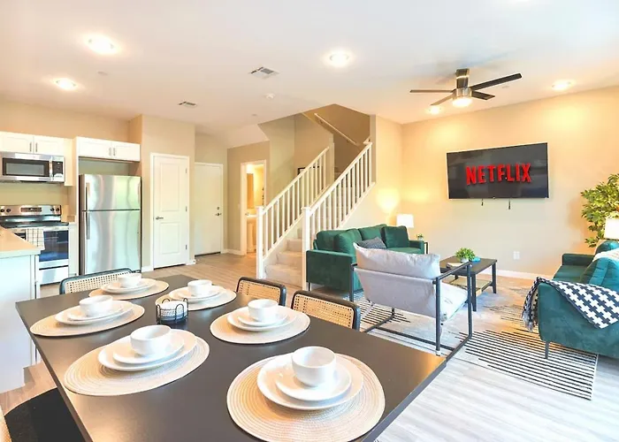 Cozy Cactus, Pool And Games Near Stadium And Golf Holiday home
