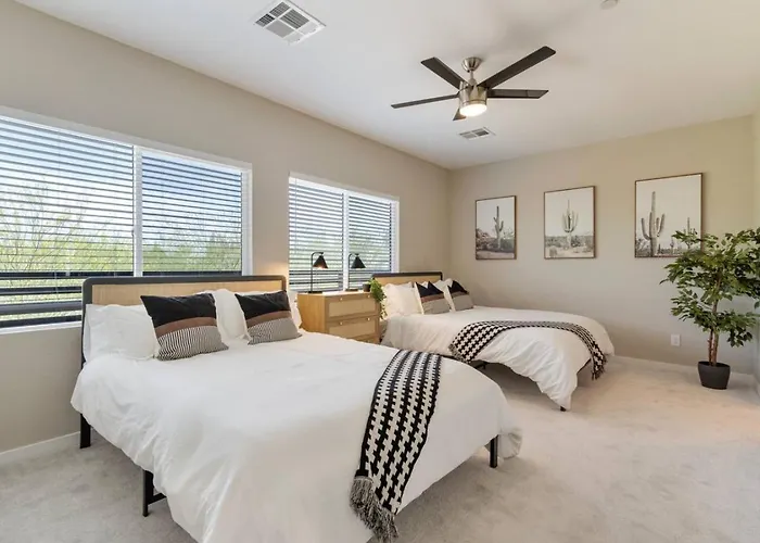 Cozy Cactus, Pool And Games Near Stadium And Golf Holiday home *