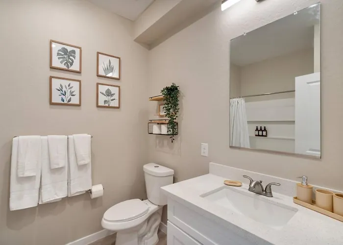 Cozy Cactus, Pool And Games Near Stadium And Golf Holiday home Surprise